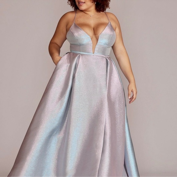 JULES & CLEO Iridescent Ball Gown - Picture 2 of 4